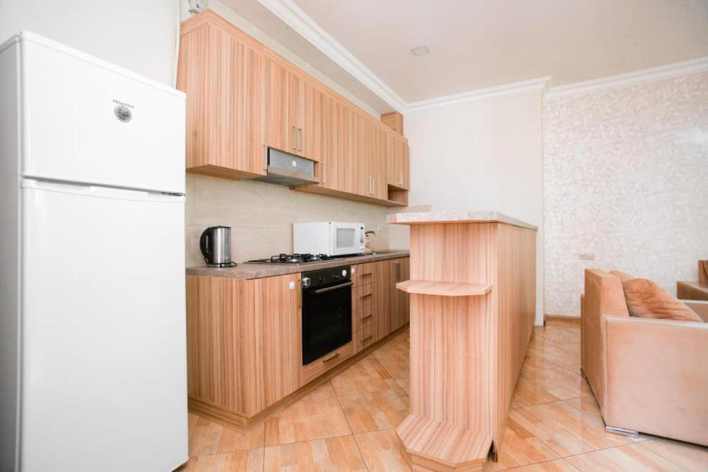 A 74 New Building In The Center Of The Capital Apartment Yerevan Exterior photo